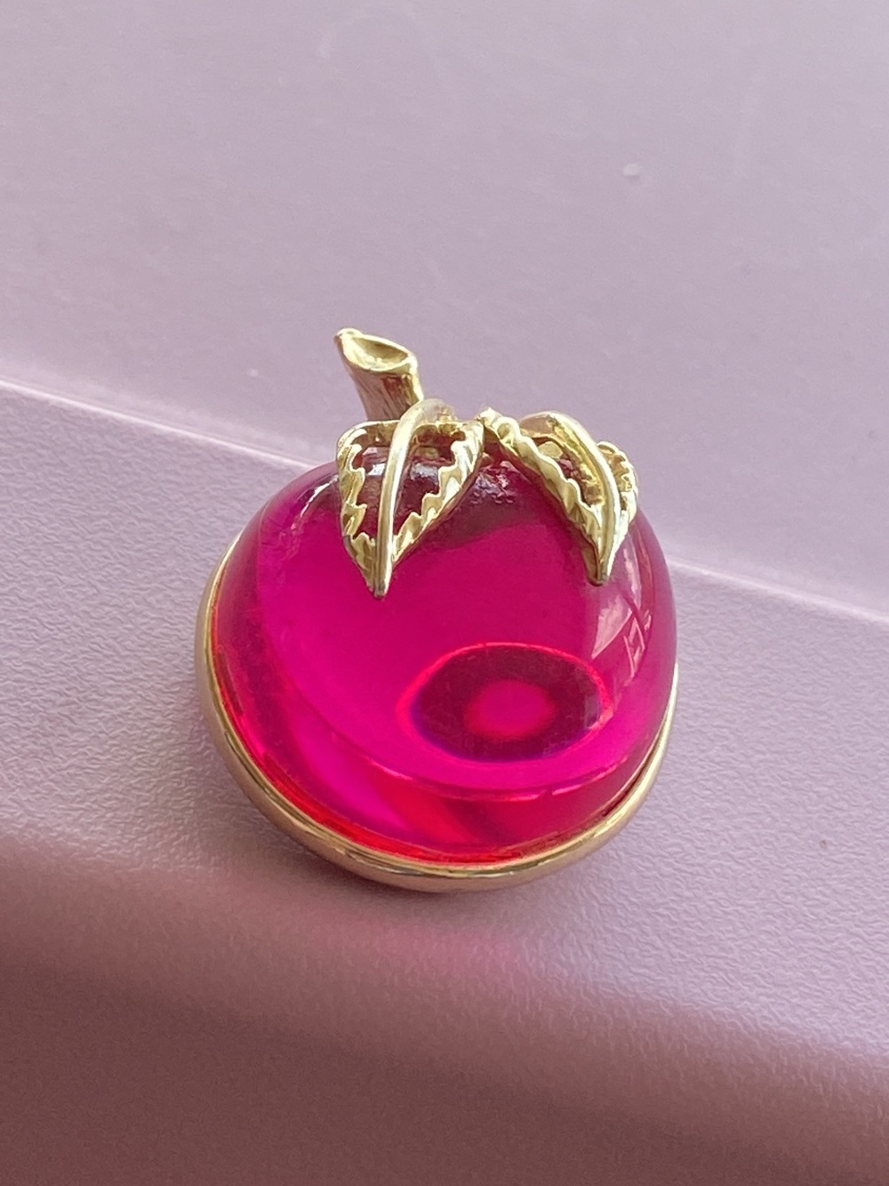 Vintage Beautiful apple brooch